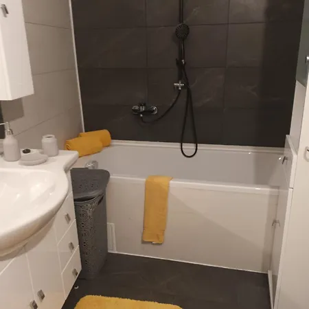 Apartment Emi4 *