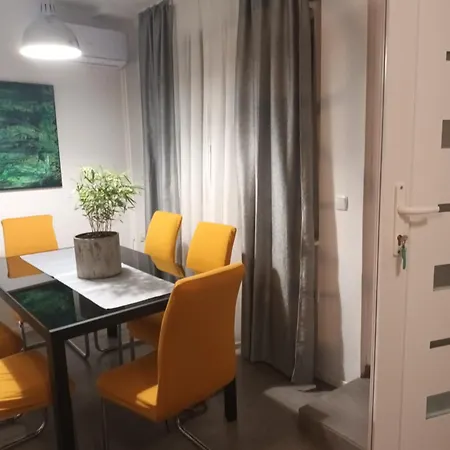 Emi4 Apartment